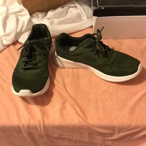 Tennis shoes, only worn once